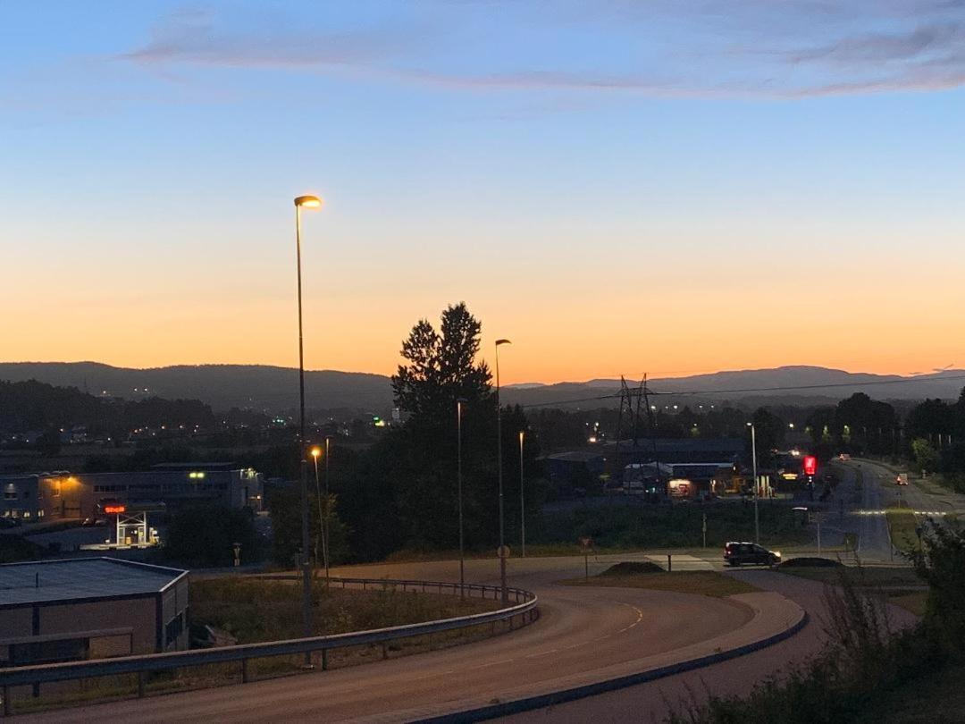 Trivelig Leilighet Gratis Parkering Pa Stedet! Apartamento Porsgrunn Exterior foto