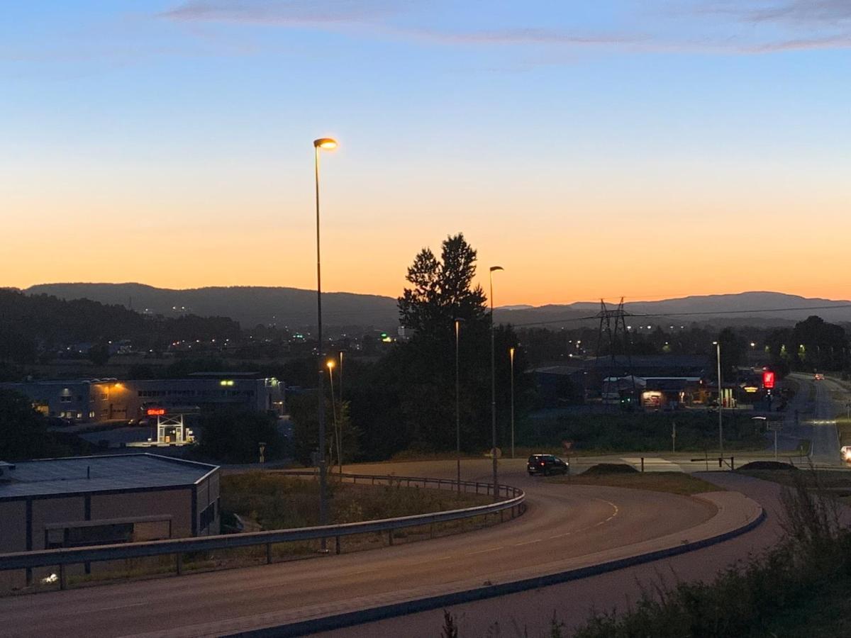 Trivelig Leilighet Gratis Parkering Pa Stedet! Apartamento Porsgrunn Exterior foto